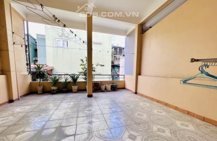 Bán Nhà NHÂN CHÍNH TX 39m x 4 Tầng, Giá 4.05 Tỷ, Gần Royal City, cách phố 40m Lh 0969356066